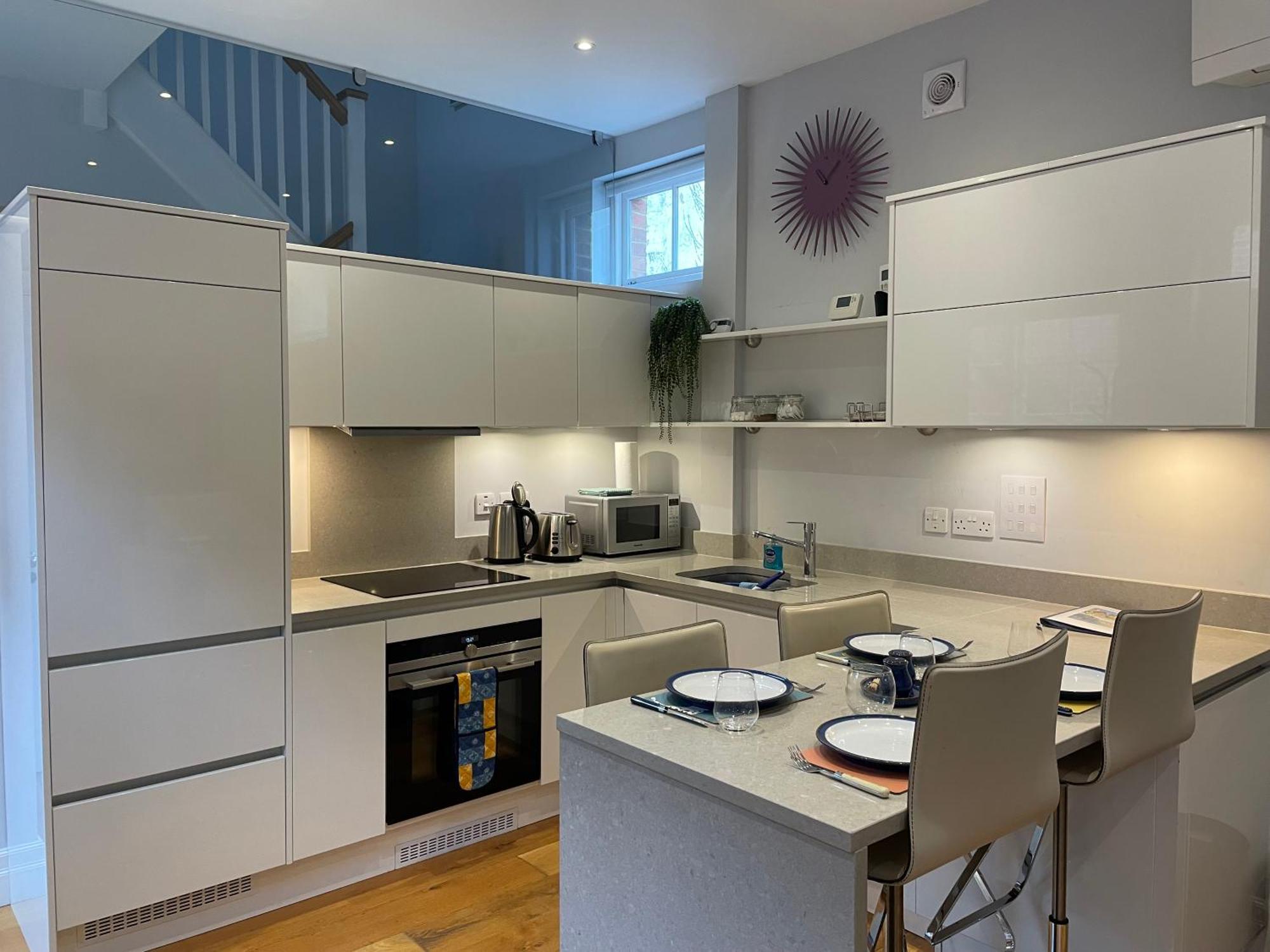 Charming & Cosy Town Centre Home With Parking Guildford Exteriér fotografie