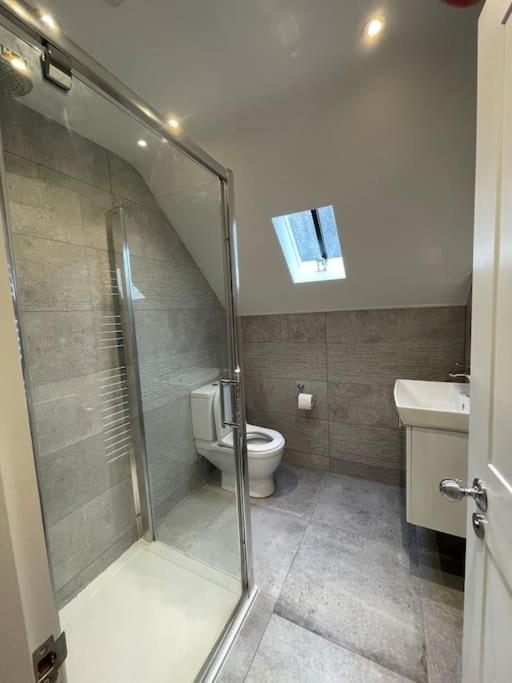 Charming & Cosy Town Centre Home With Parking Guildford Exteriér fotografie